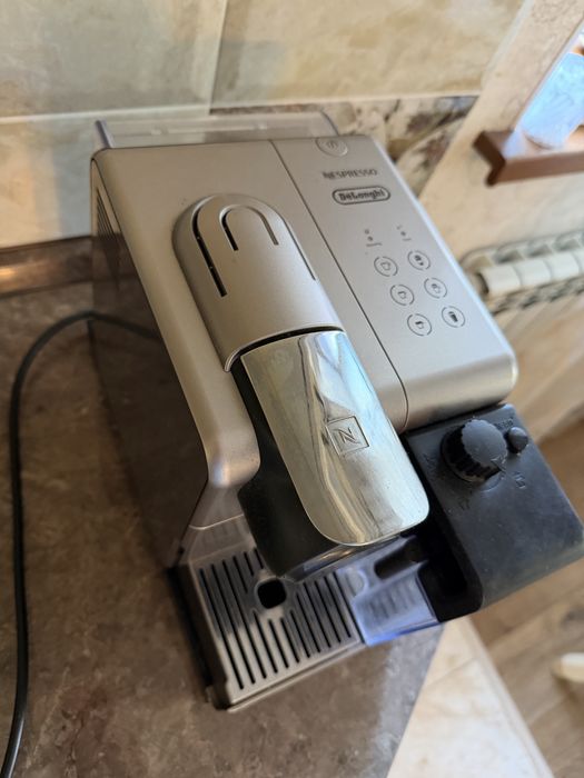 Кофемашина delonghi капсульная