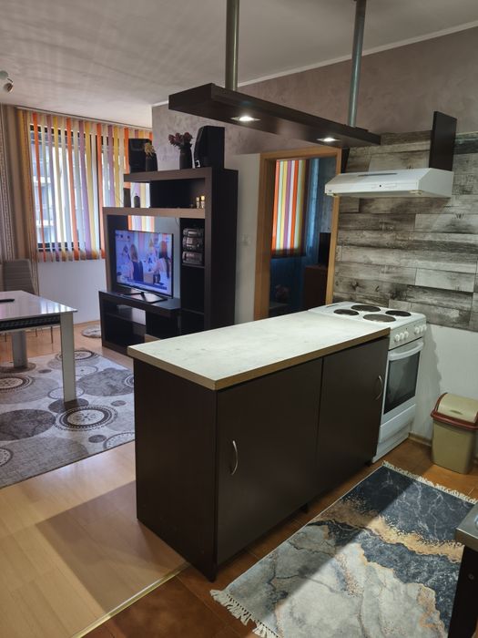 Дава се под наем Едностаен апартамент в Банско - 60 кв.м за 331.5 € - Снимка #1