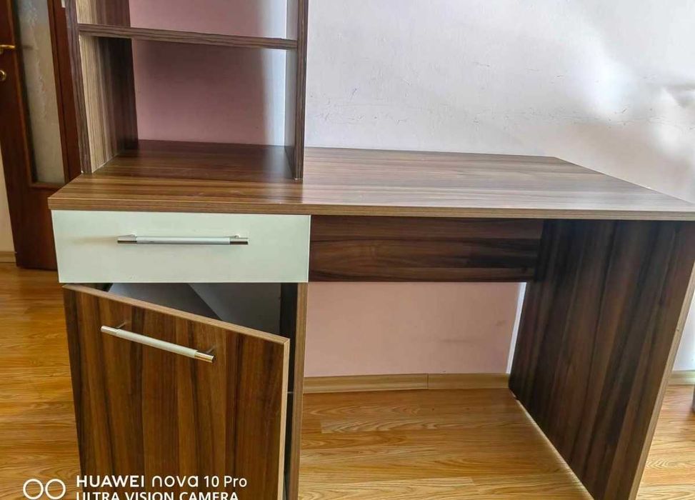 Масивно офис бюро