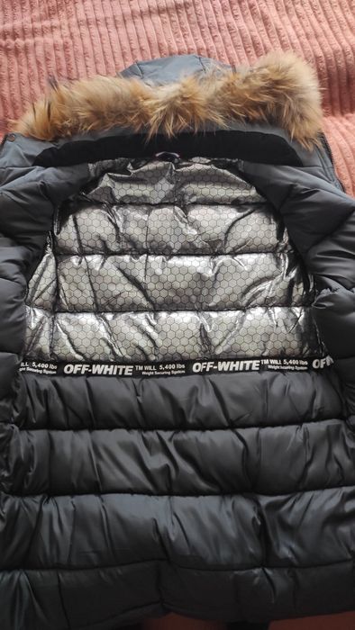 Продаю зимнюю куртку