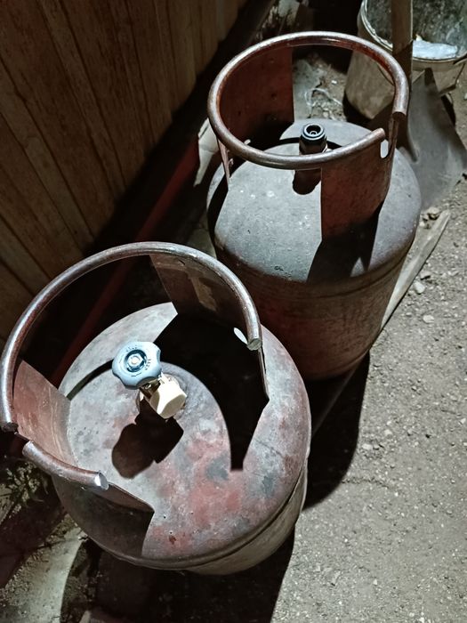 Домашний газбаллон с вентилем и газом