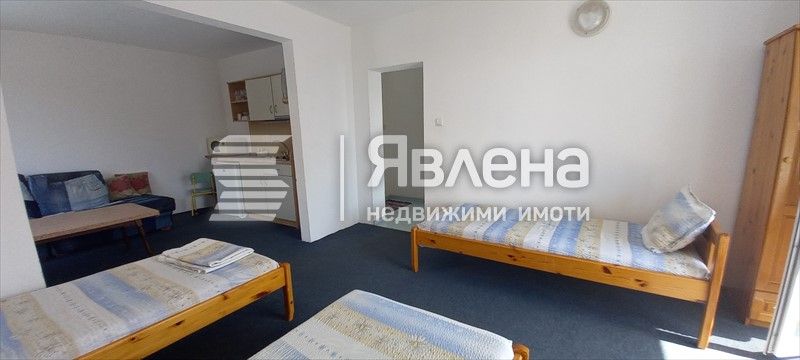 Явлена продава самостоятелна къща в идеален център на гр.Царево