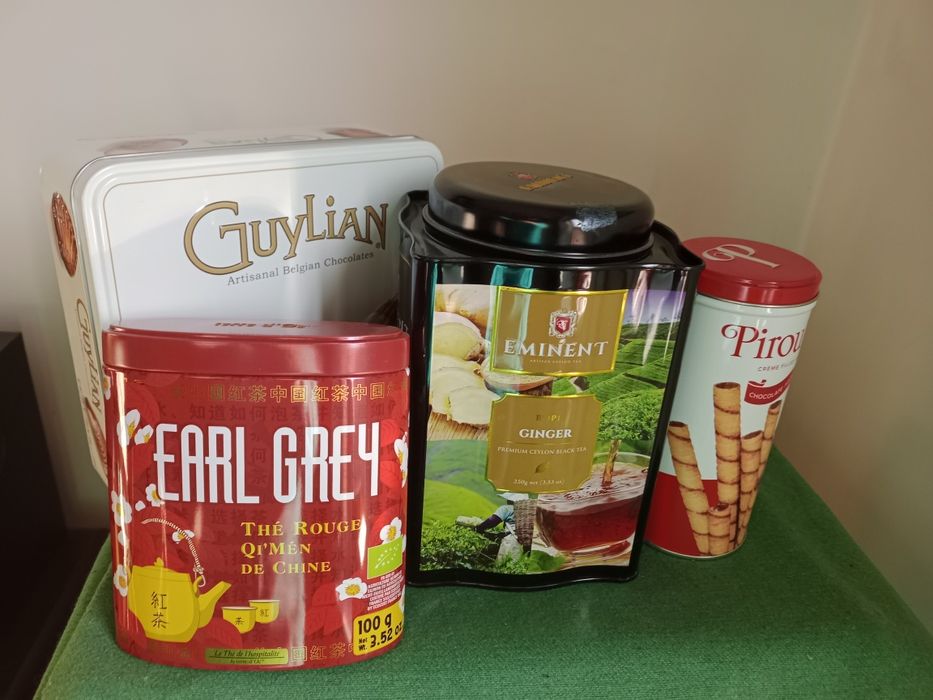 Продам подарочные жестяные баночки и вазы