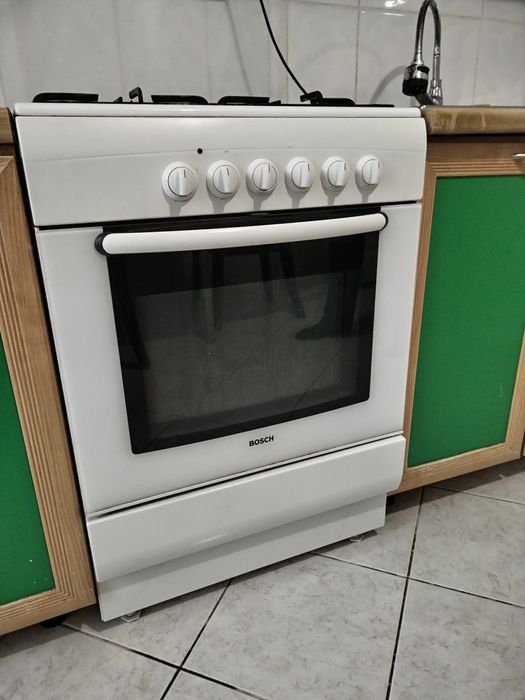 Продам газовую плиту Bosch