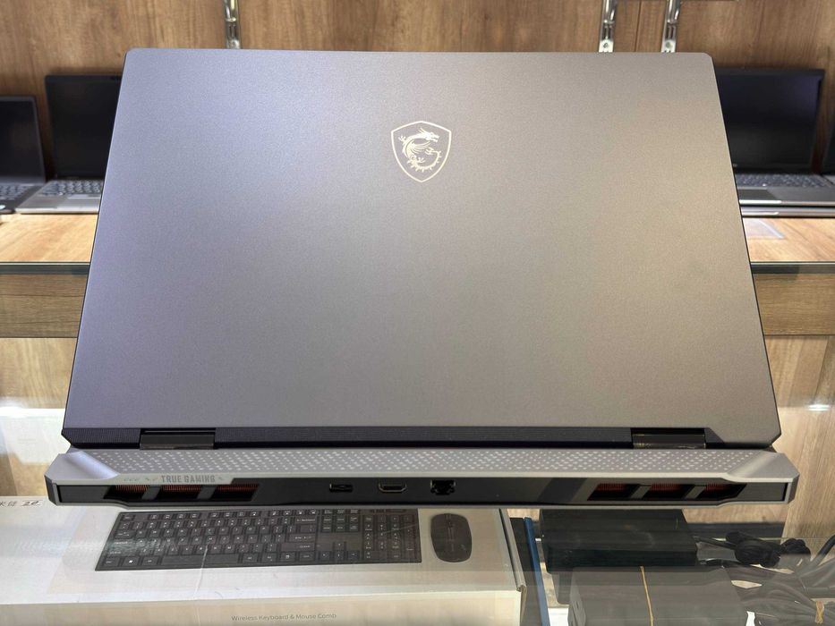 MSI VECTOR A18 AMD Ryzen 9 9955HX  озу32гб 2T ssd Nvidio RTX 5080