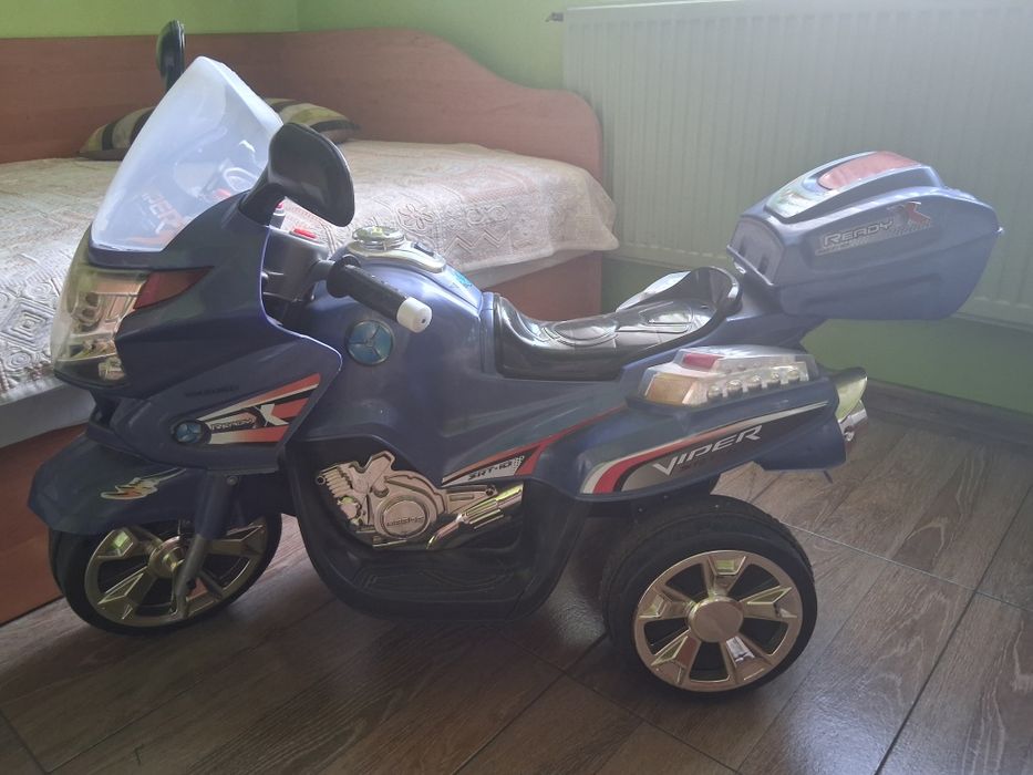 Акумулаторен мотор