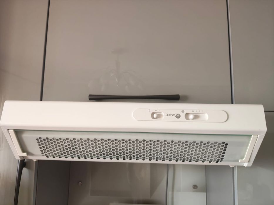 Продам вытяжка в отличном состоянии