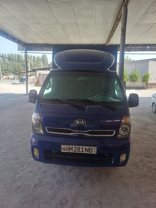 Kia bongo sotiladi