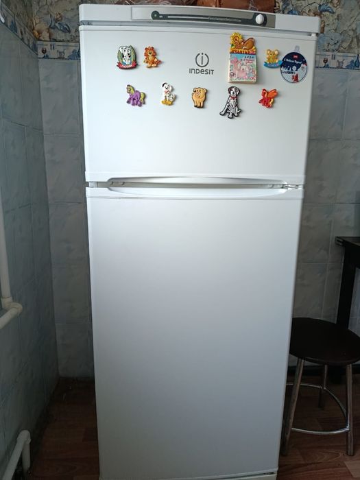 Холодильник  индезит