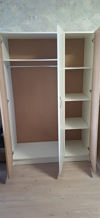 Трикрилен Гардероб