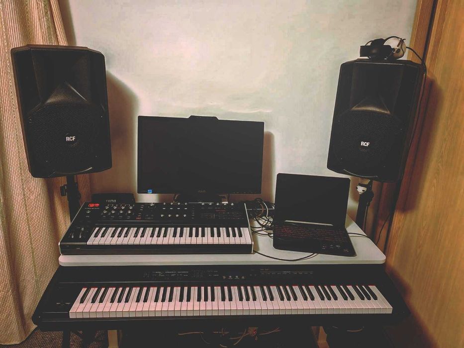 Predau lecții/cursuri de Pian, Vioară și teorie muzicală