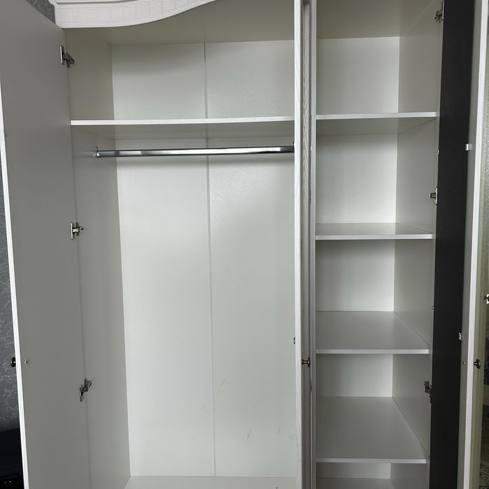 Спальный шкаф сатылады