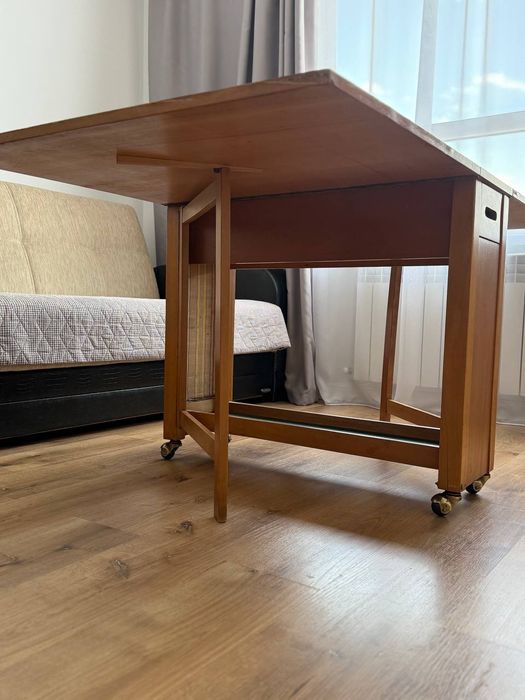 Продам раскладной стол (советское качество)