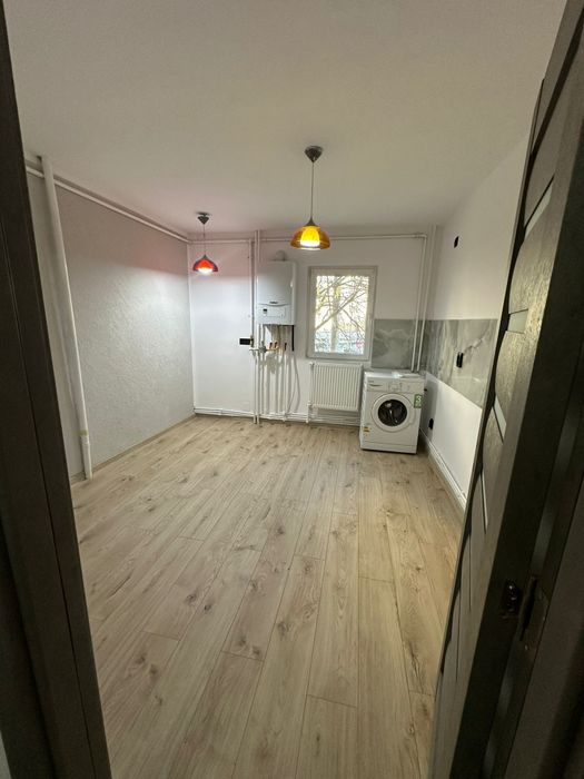 Vând 2 decomandate str Mioritei