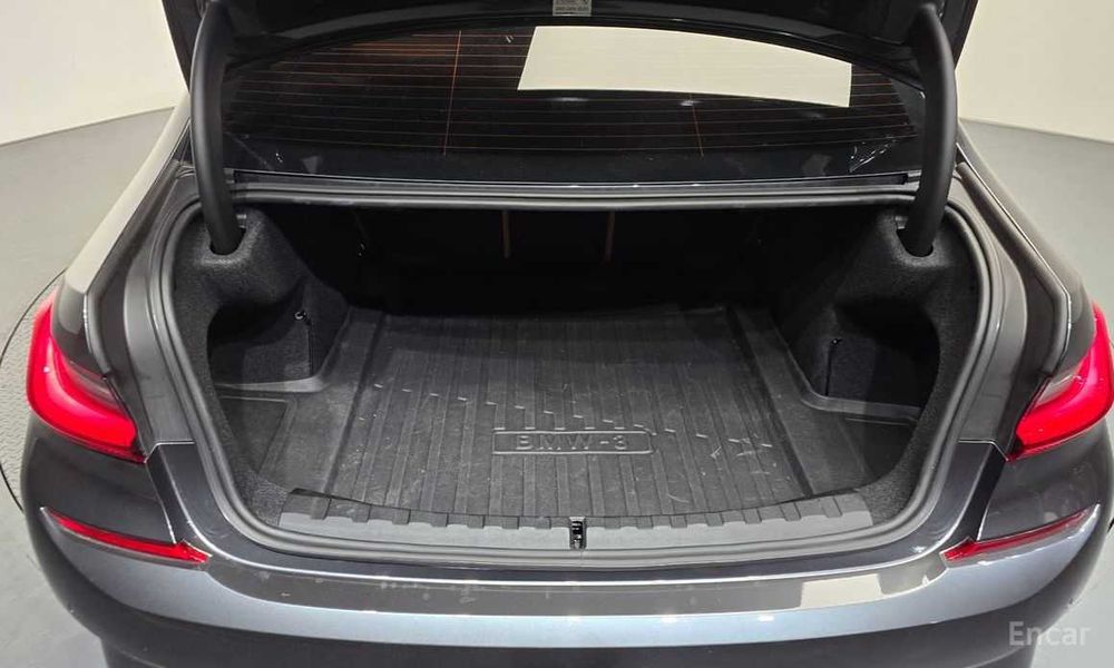 BMW 320i M sport по цене Chevrolet Malibu 2
