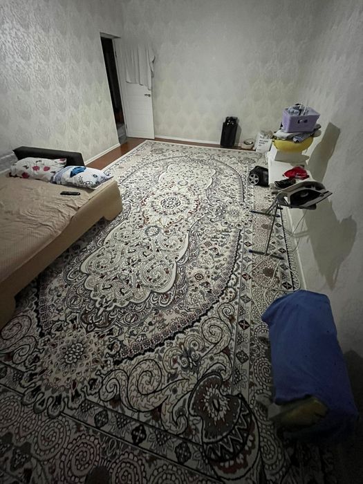 Ковёр б/у в отличном состоянии