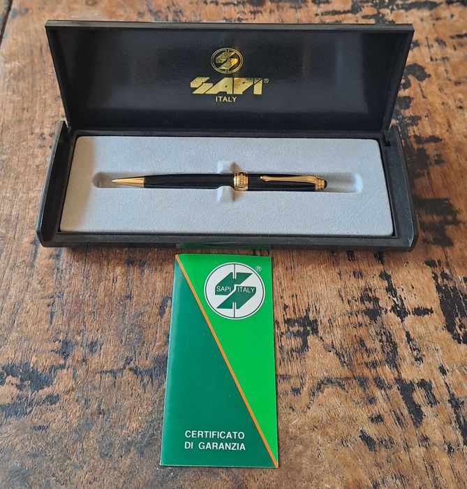химикалка Сапи Sapi малка елегантна позлатена и черна Италия в кутия
