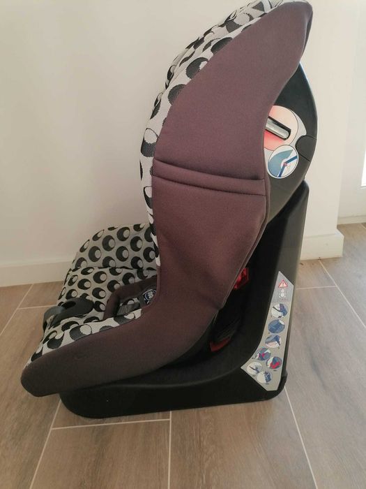 Scaun Chicco 9-18 kg pentru masina
