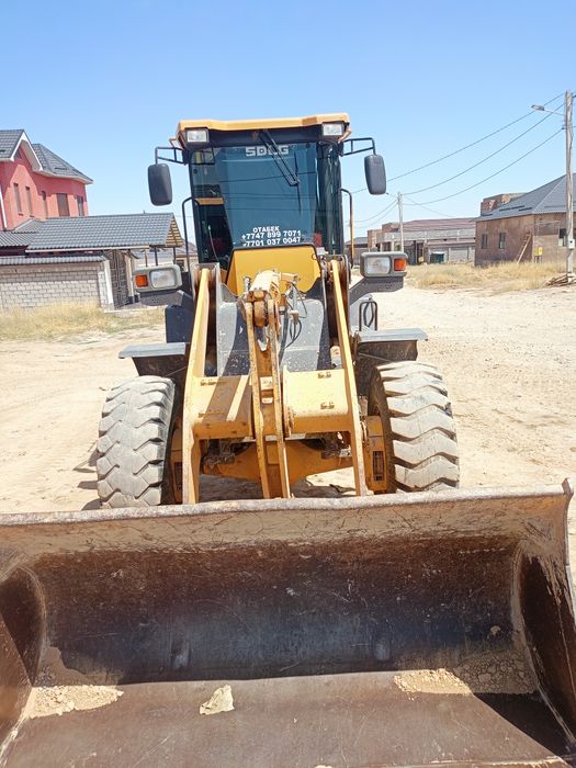 Фронтальный погрузчик