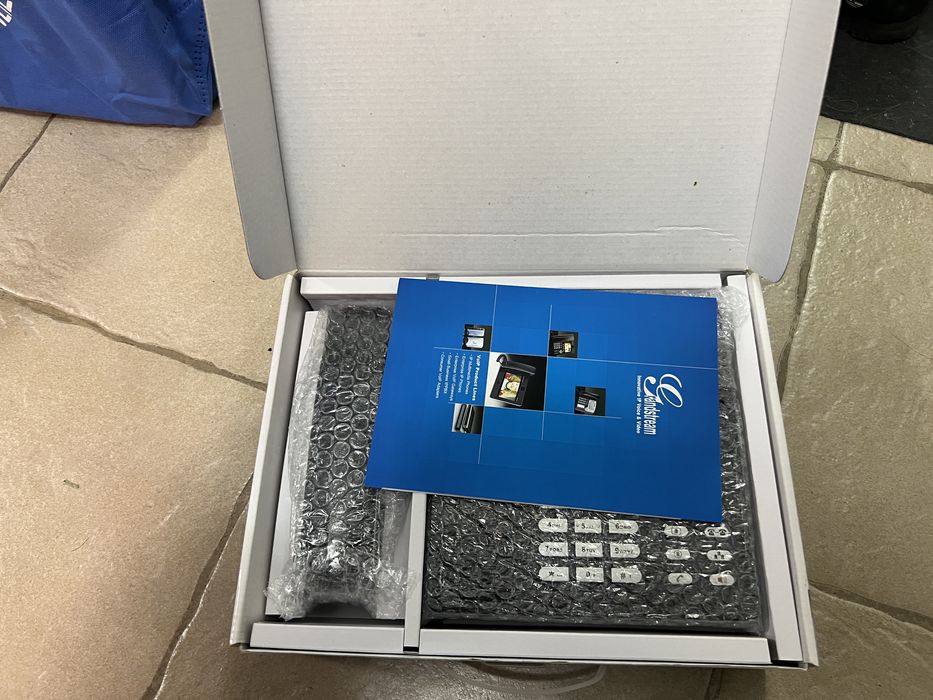 Telefon IP multimedia display color LCD 4.3 inch Grandstream GXV3140