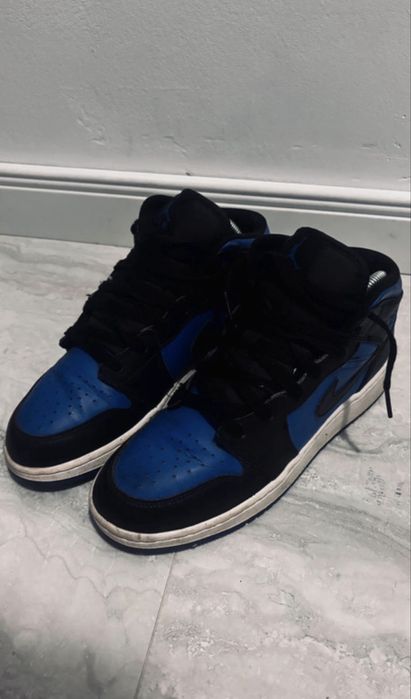 Air jordan 1 mid “ varsity royal “