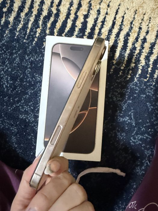 Apple 16Pro Max 256g  E сим в идеальном состояни