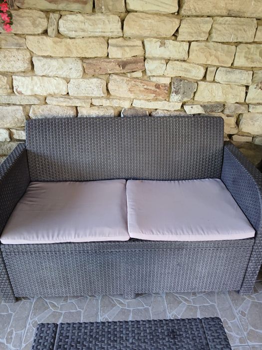 Vand set terasa ratan cu saltele incluse