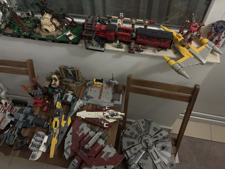 Vand figurine si seturi lego