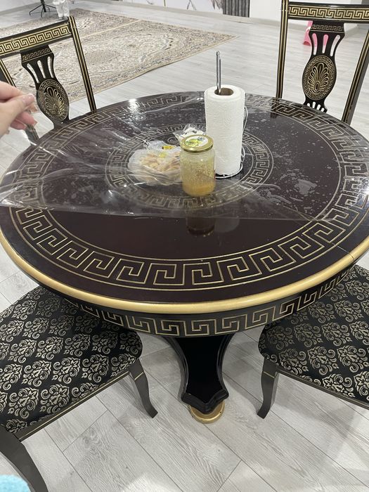 Продам стол и стулья