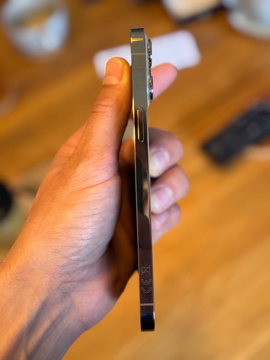 iphone 13 pro MAX gold