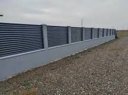 Construim la comanda dvs. garduri si porti din:
- panouri stil jaluzea