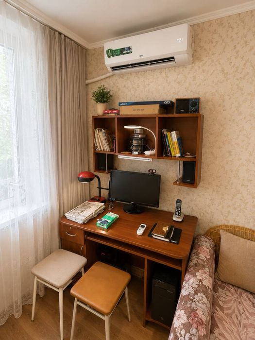 Срочно продам,Чилонзар 1 квартал , Пионерская , Кирпич 28кв м ! Торг !
