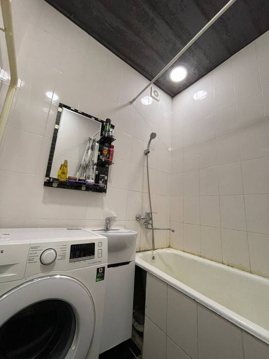 Uy sotiladi 4 kavotli uyni 4 qavati