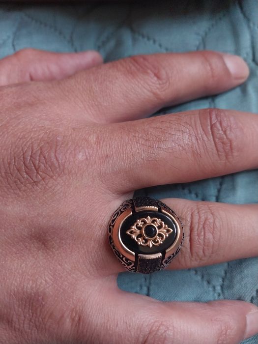 Продам мужское кольцо печатка. Срочно