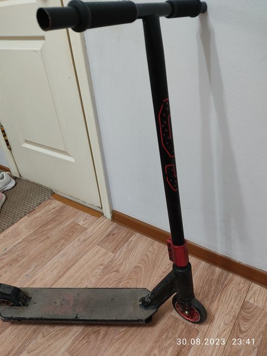 Продам трюковой самокат