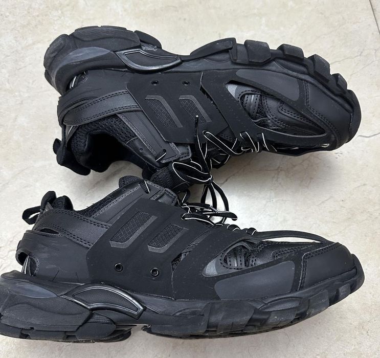 Balenciaga track premium