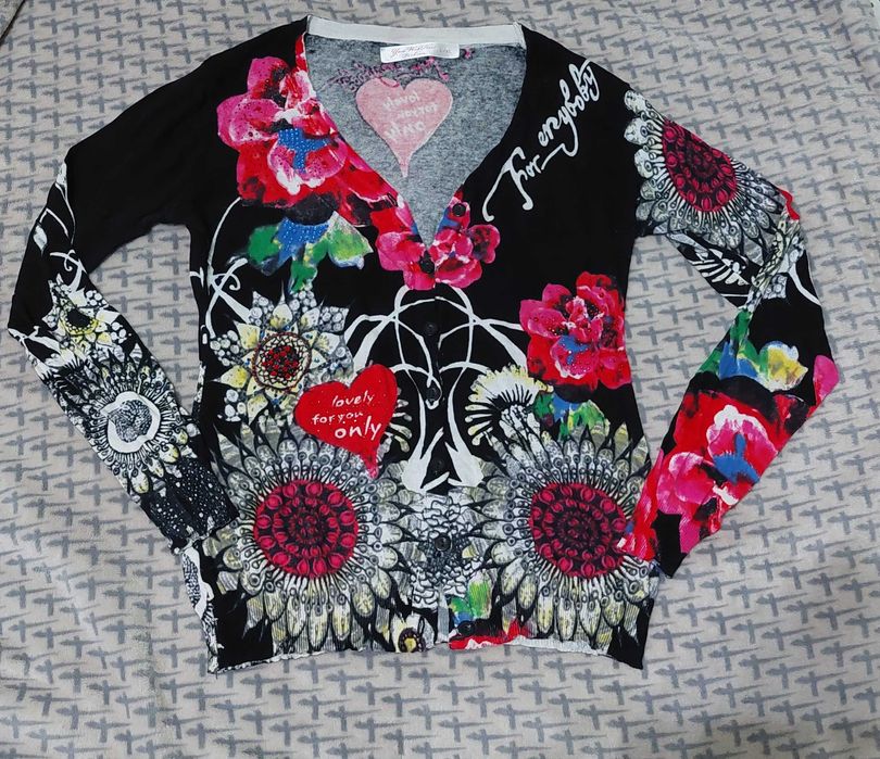 Pulover damă subtire, floral cu nasturi