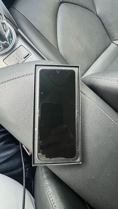 Samsung Galaxy Z Flip6. С гарантией