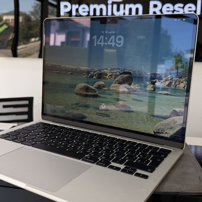 MacBook Air M2•8GB•512GB