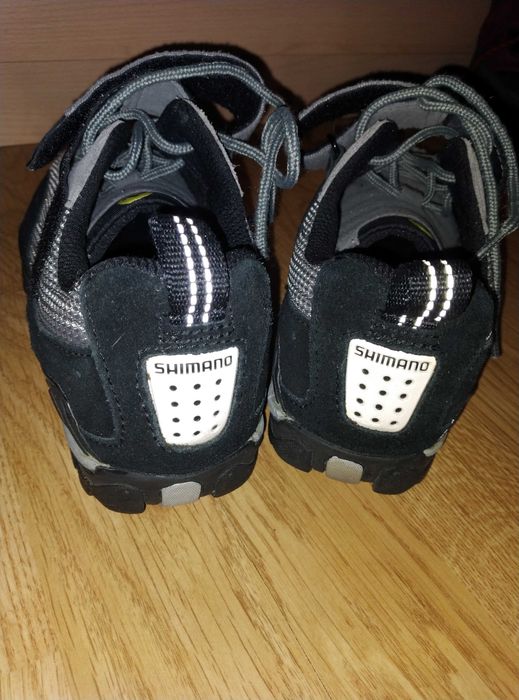 Кроссовки велосипедные