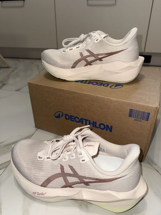 Asics Novablast 6 marimea 40