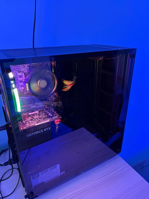 Геймърски компютър + монитор RTX 4060 Ryzen 5