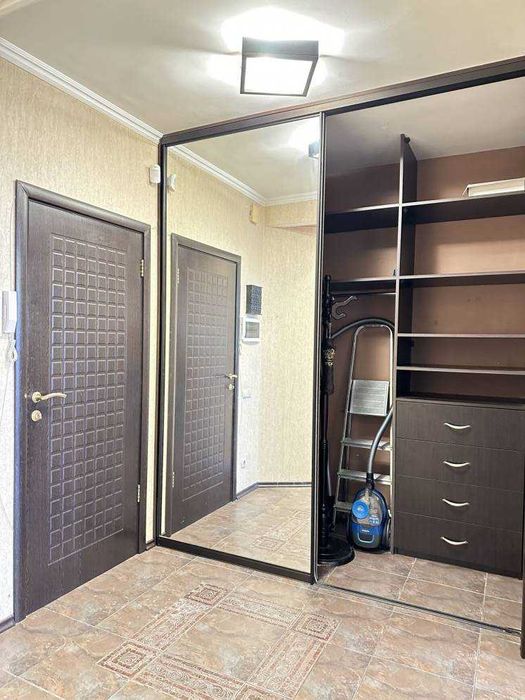 Дава се под наем Двустаен апартамент в София, Център - 56 кв.м за 408 € - Снимка #3