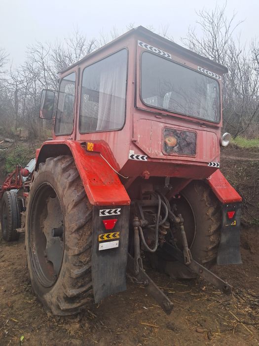 Vand tractor u650 cu utilaje