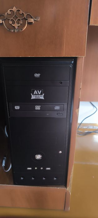 Компьютер экран и колонки