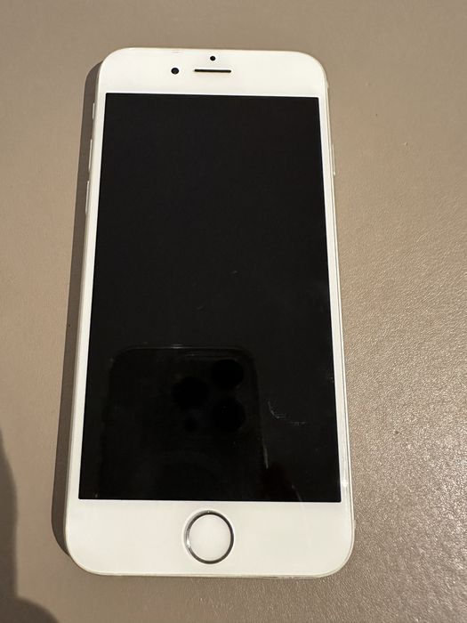 НАМАЛЕНИЕ iPhone 6 Silver, 16 GB, Отлично