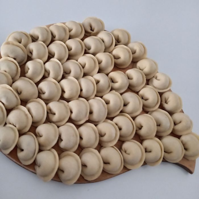 Пельмени  еда полуфабрикаты замароженные  домашная еда