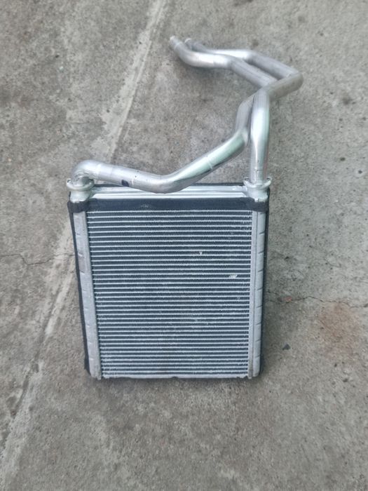 Радиатор печки на Toyota Estima.