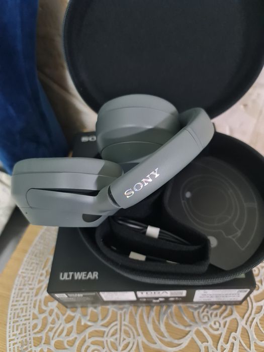 Наушники Sony ULT новые.