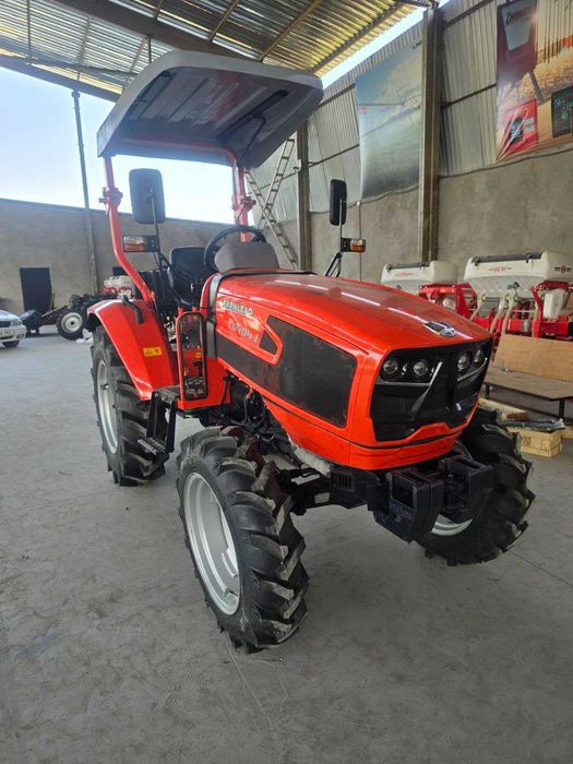 Traktor FARMLEAD 404